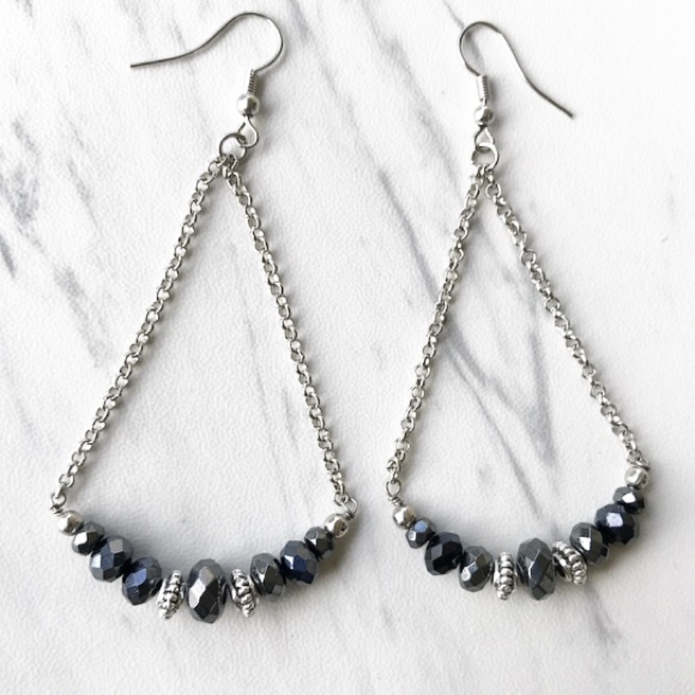 Diamond cut hematite & black crystal earrings - Picture 1 of 10